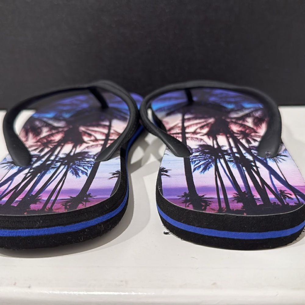 H&M Flip Flops - Picture 5 of 7